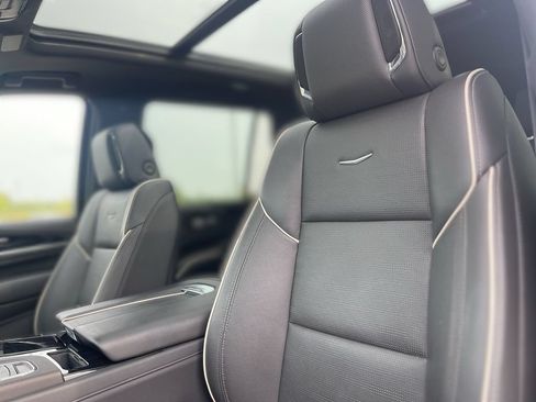 Certified 2024 Cadillac Escalade Sport AWD/4WD image 18