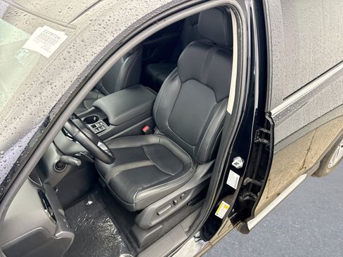 Used 2023 Honda Pilot EX-L image 11