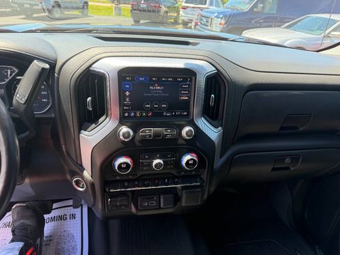 Used 2021 GMC Sierra 1500 SLT w/ X31 Off-Road Package AWD/4WD image 25