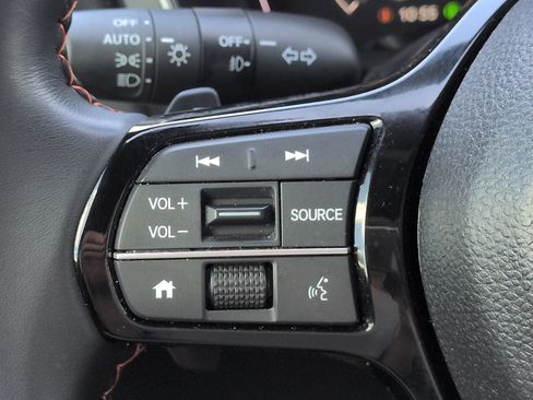 Used 2025 Honda Pilot Sport image 25