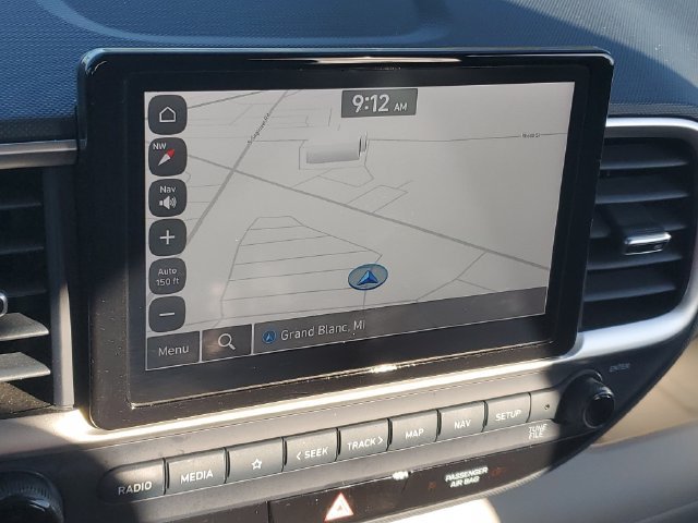 Used 2024 Hyundai Venue Limited FWD image 25