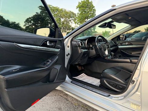 Used 2020 Nissan Maxima 3.5 SV w/ Floor Mat Group FWD image 11