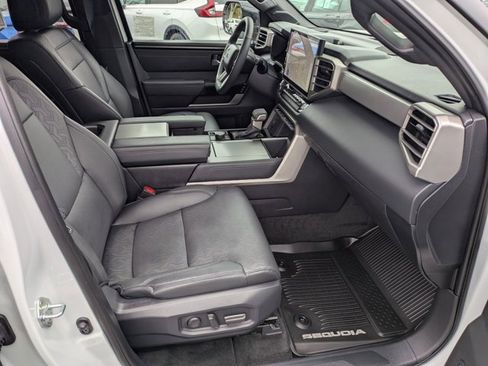 Used 2025 Toyota Sequoia Limited image 5