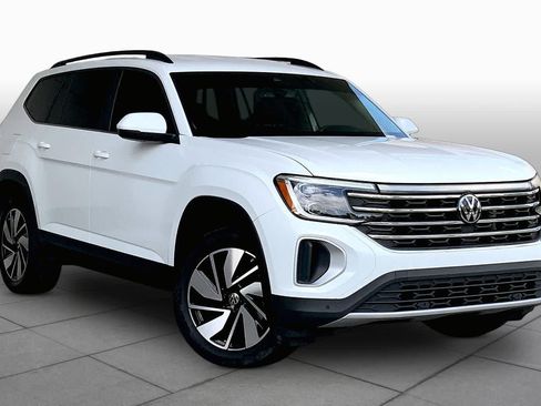 Used 2024 Volkswagen Atlas SE FWD image 3