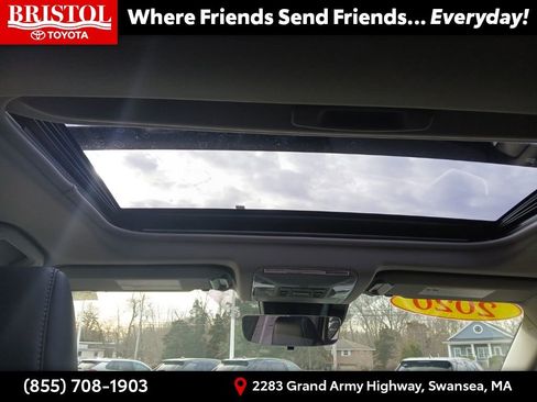 Used 2020 Toyota RAV4 XLE Premium image 19