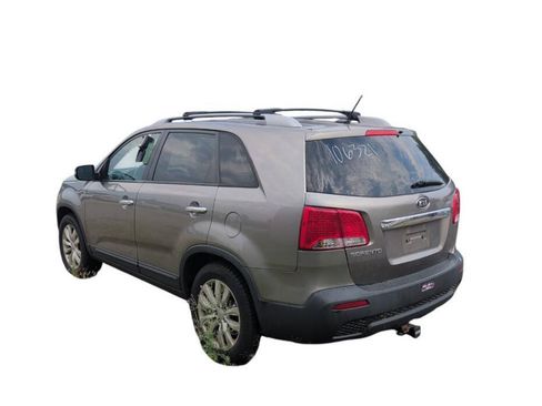 Used 2011 Kia Sorento LX FWD image 3