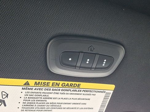 Used 2020 Chrysler Pacifica Touring-L w/ S Appearance Package FWD image 32