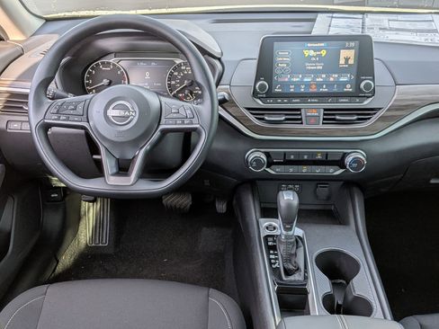 New 2025 Nissan Altima 2.5 SV image 27