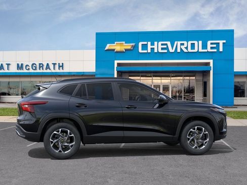 New 2026 Chevrolet Trax LT w/ LT Convenience Package FWD image 5