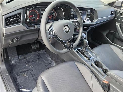 Used 2020 Volkswagen Jetta SE w/ SE Cold Weather Package image 10