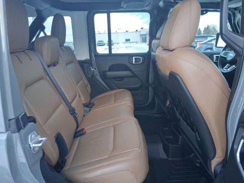 Used 2023 Jeep Wrangler Unlimited Rubicon w/ Dual Top Group image 15