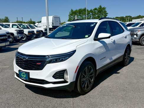 Certified 2023 Chevrolet Equinox RS w/ RS Leather Package AWD/4WD image 3