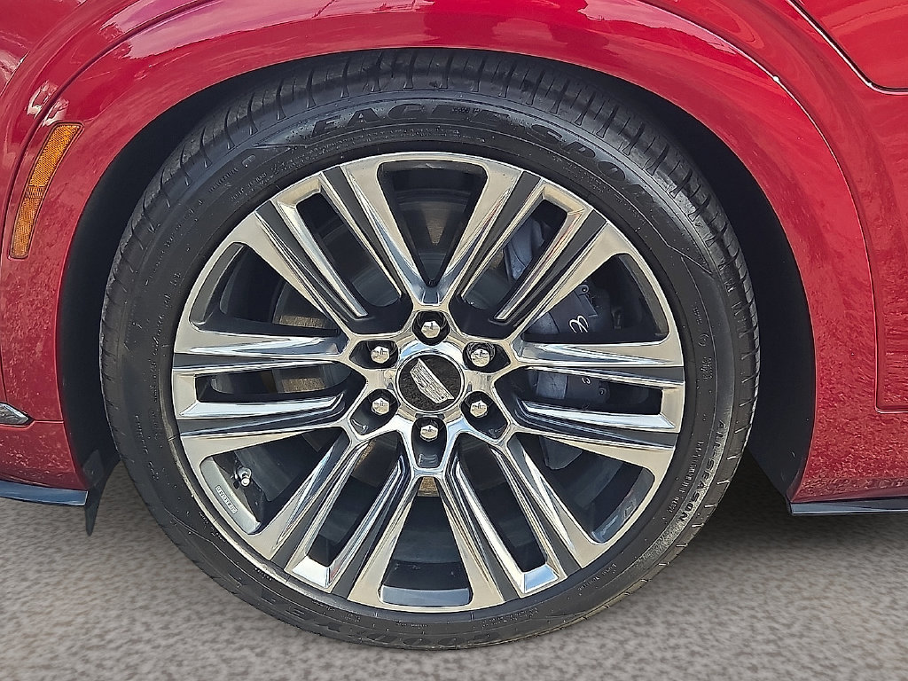Used 2026 Cadillac Vistiq Platinum w/ LPO, Floor Liner Package AWD/4WD image 8
