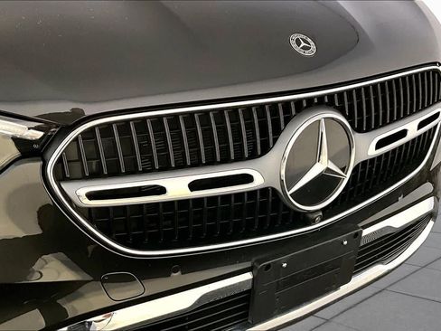 Used 2026 Mercedes-Benz GLC 300 4MATIC image 32