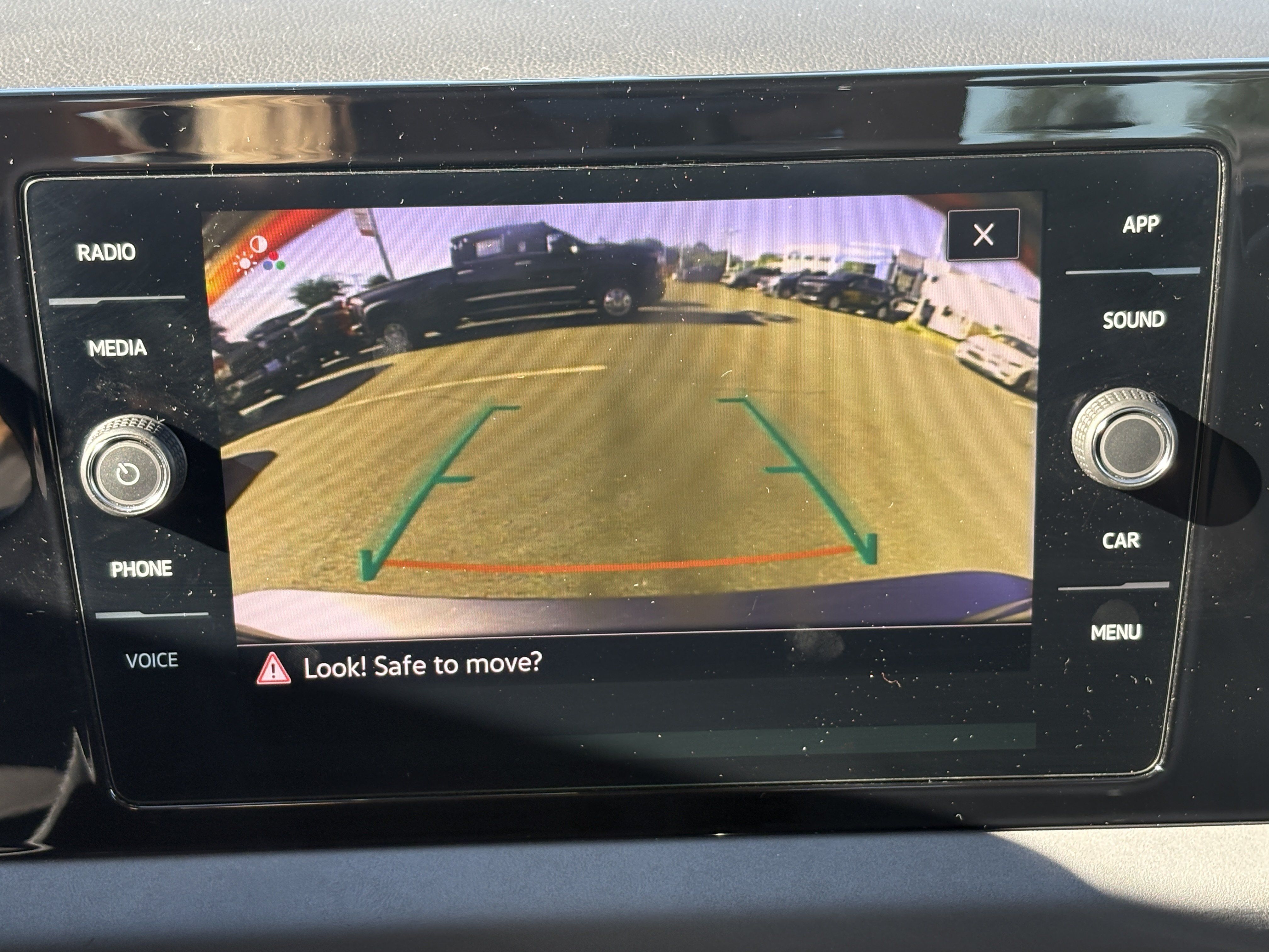 Used 2025 Volkswagen Jetta SE FWD image 23