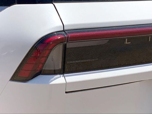 New 2026 Lincoln Navigator L Premier AWD/4WD image 14