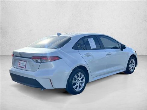 Certified 2025 Toyota Corolla LE image 5