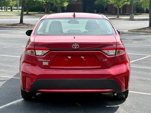 Used 2020 Toyota Corolla LE FWD image 6