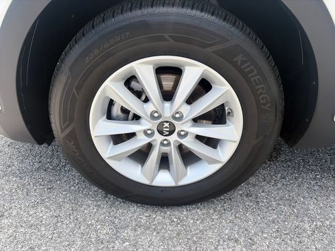 Used 2020 Kia Sorento L FWD image 26