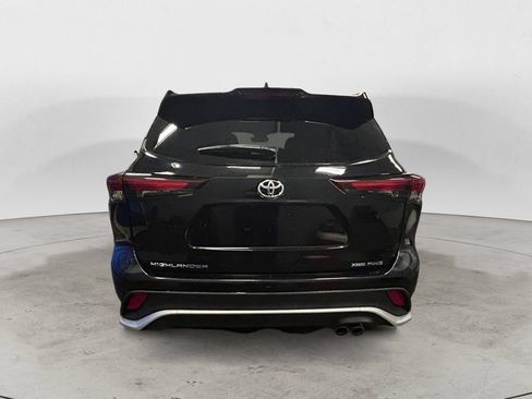 Used 2025 Toyota Highlander XSE AWD/4WD image 4