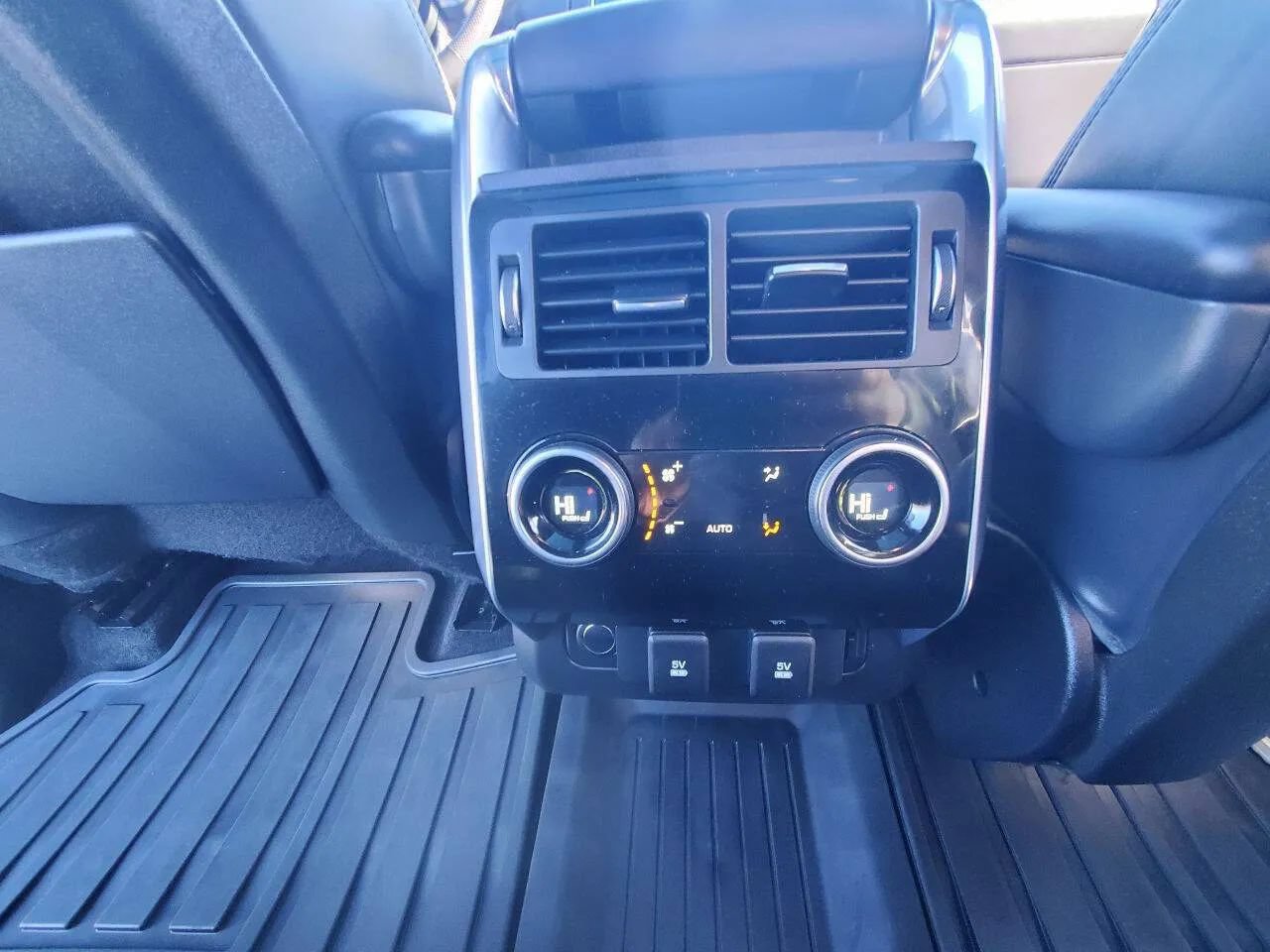 Used 2019 Land Rover Range Rover Sport HSE AWD/4WD image 19