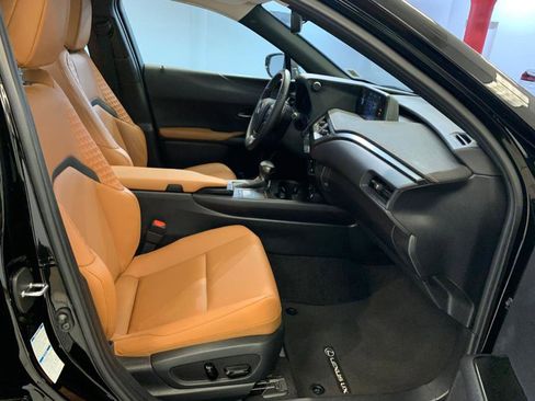 Used 2022 Lexus UX 250h w/ Premium Package image 60