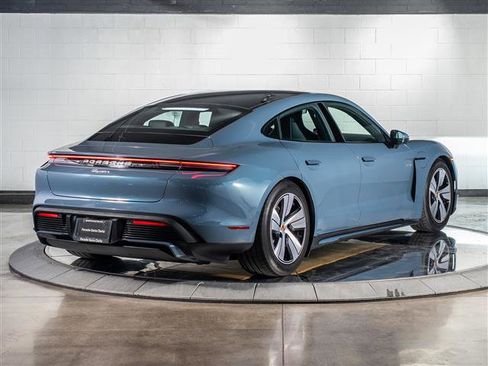 Used 2025 Porsche Taycan image 9