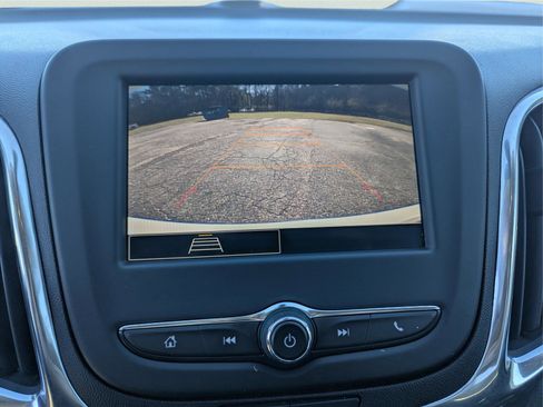 Used 2022 Chevrolet Equinox LT w/ Driver Convenience Package image 16