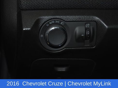 Used 2016 Chevrolet Cruze LT FWD image 9