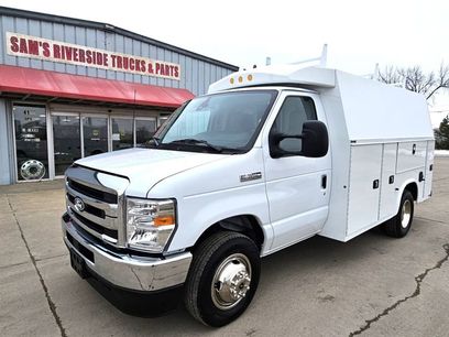 Used 2026 Ford E-350 and Econoline 350 Super Duty w/ Power Equipment Group