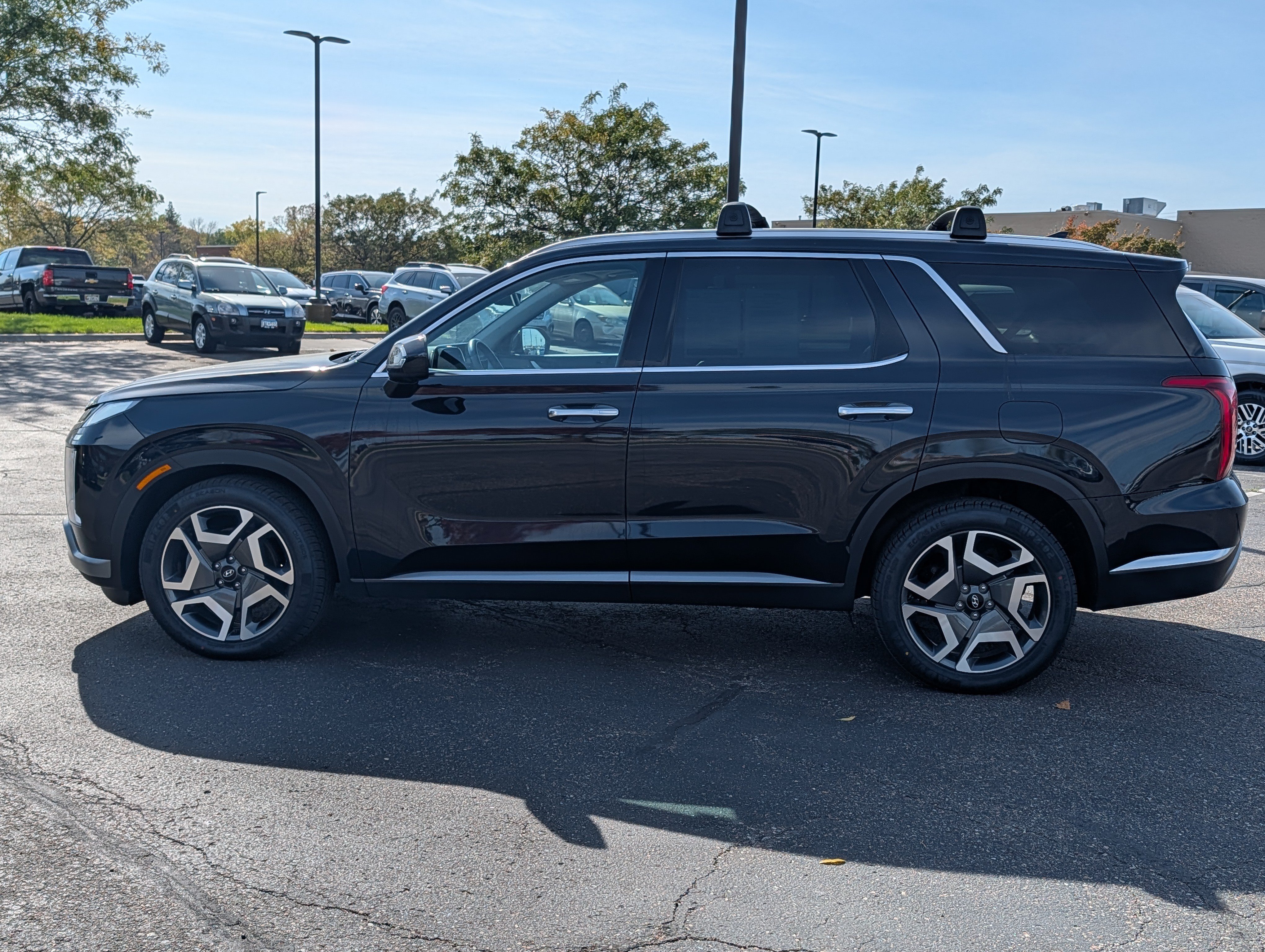 Used 2025 Hyundai Palisade Limited AWD/4WD image 2