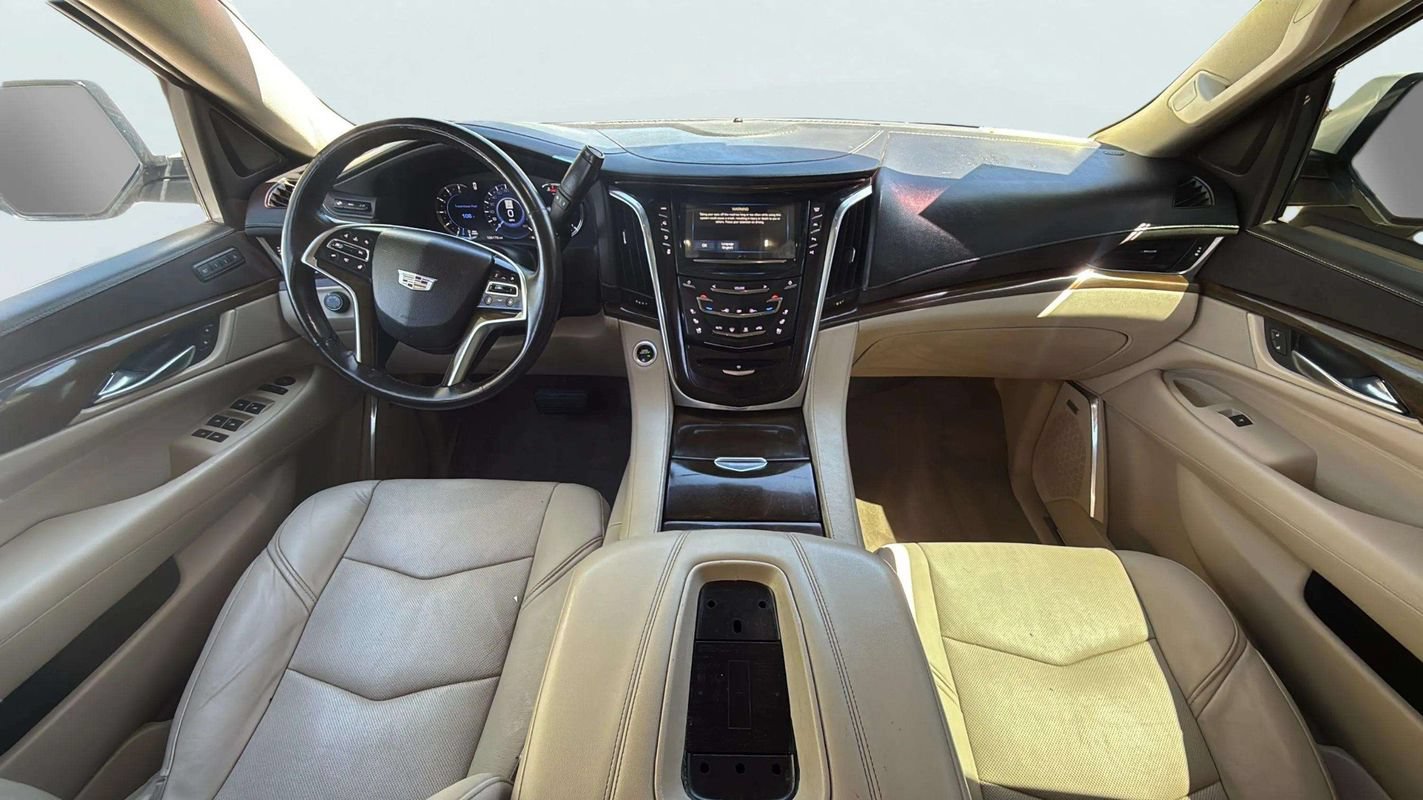 Used 2018 Cadillac Escalade Luxury AWD/4WD image 12