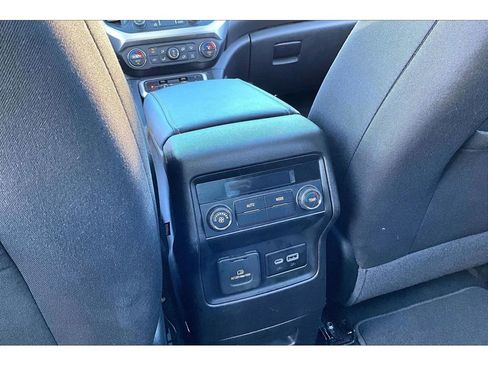 Used 2023 GMC Acadia SLE w/ Driver Convenience Package image 10