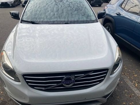 Used 2017 Volvo XC60 T5 Dynamic w/ Preferred Option Package FWD image 2