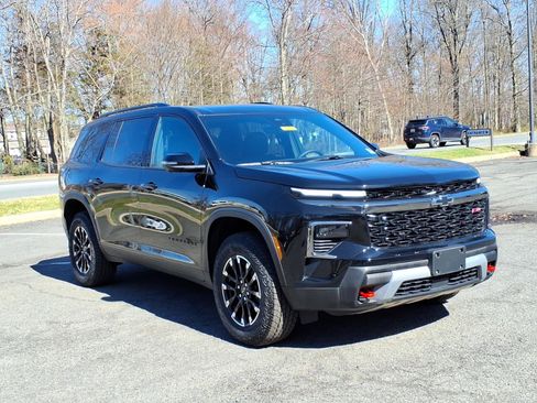 Used 2026 Chevrolet Traverse Z71 w/ Driver Confidence Package image 1