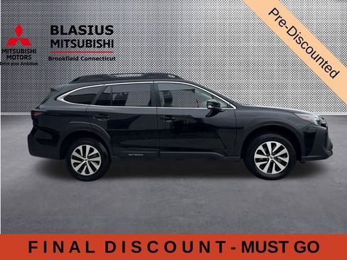 Used 2023 Subaru Outback Premium AWD/4WD image 9