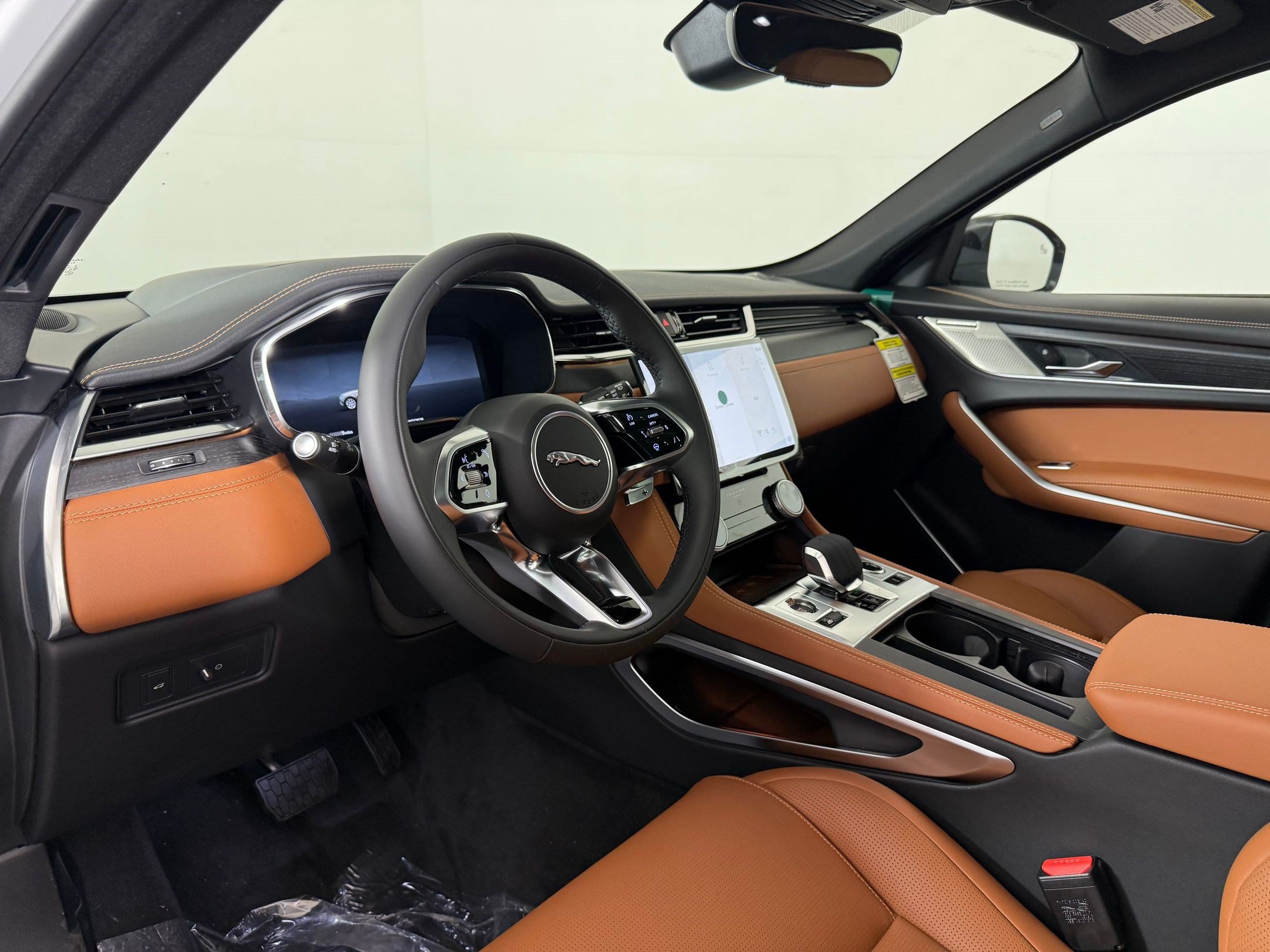 New 2026 Jaguar F-PACE R-Dynamic S AWD/4WD image 4
