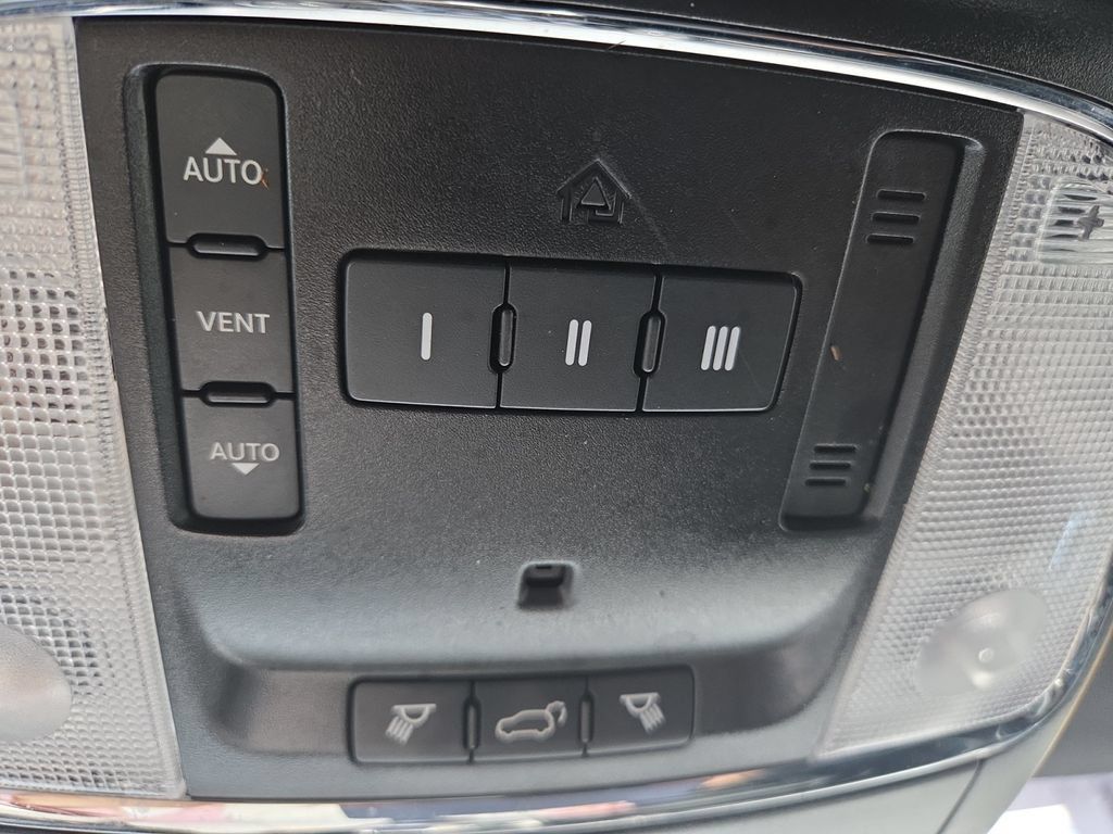 Certified 2019 Jeep Grand Cherokee Limited AWD/4WD image 31
