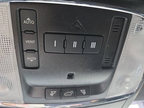 Used 2019 Jeep Grand Cherokee Limited AWD/4WD image 31
