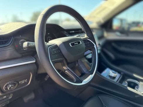 New 2026 Jeep Grand Cherokee Limited RWD image 2