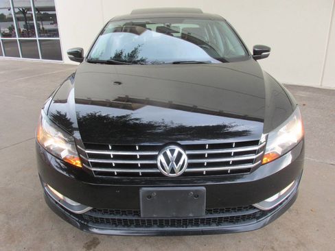 Used 2014 Volkswagen Passat TDI SEL Premium FWD image 3