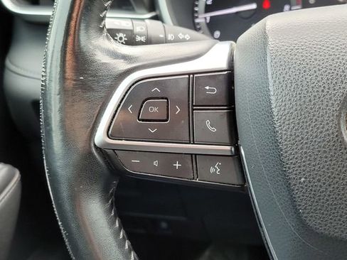 Used 2020 Toyota Highlander XLE image 26