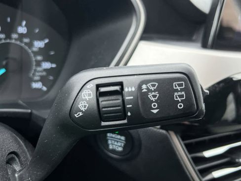 Used 2022 Ford Escape SE image 25