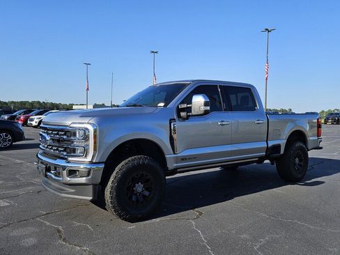 Used 2024 Ford F250 Lariat w/ Chrome Package image 3