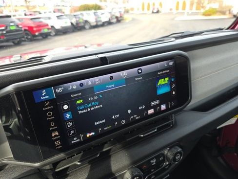 Used 2024 Jeep Gladiator Sport image 23