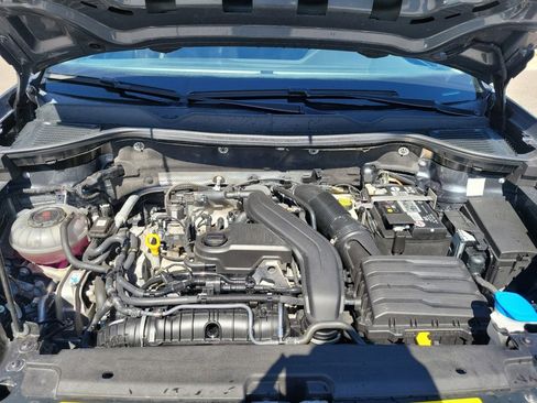 Certified 2022 Volkswagen Taos SE image 18