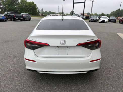 Used 2024 Honda Civic Touring image 7