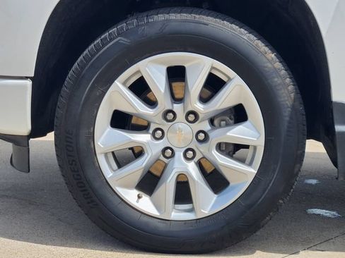 Used 2024 Chevrolet Silverado 1500 Custom AWD/4WD image 10