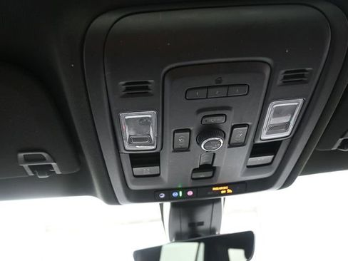 Used 2022 Chevrolet Tahoe Premier image 12