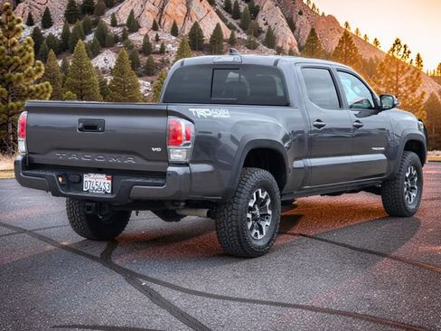 Used 2023 Toyota Tacoma TRD Off-Road w/ Advanced Technology Package AWD/4WD image 7